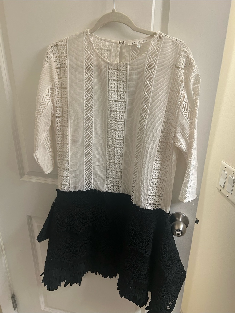 Endless Rose Two-Tone Lace Panel Dress: White and Black